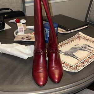 Elegant Burgundy Leather Knee-High Boots Mint condition